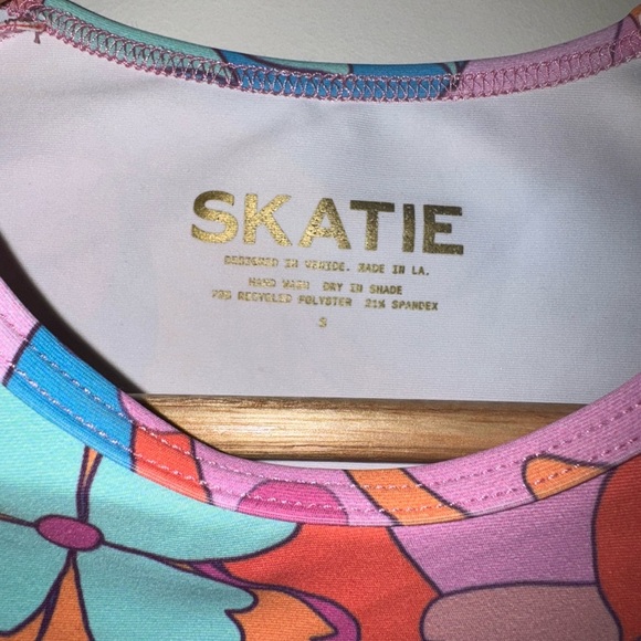 Skatie Lanai Swim Top - Picture 3 of 6